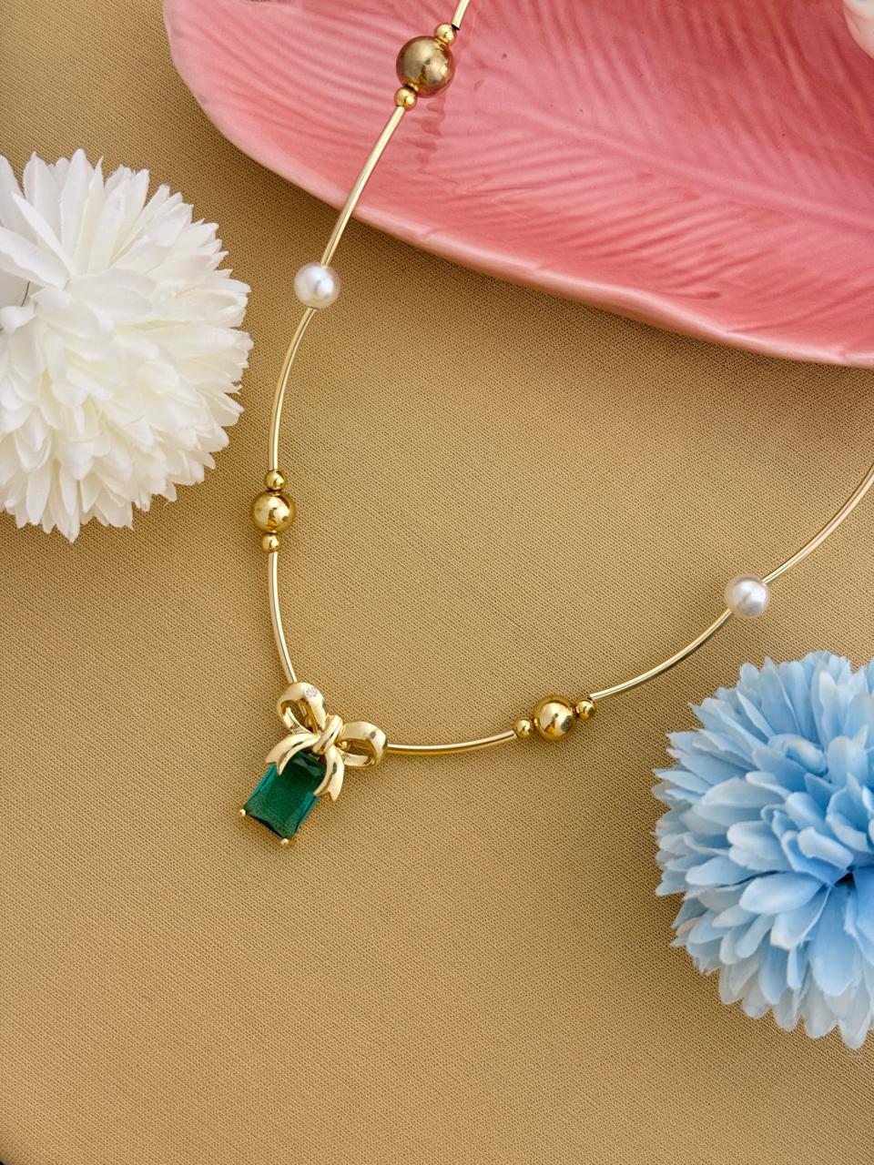 Emerald Bow Neckpiece