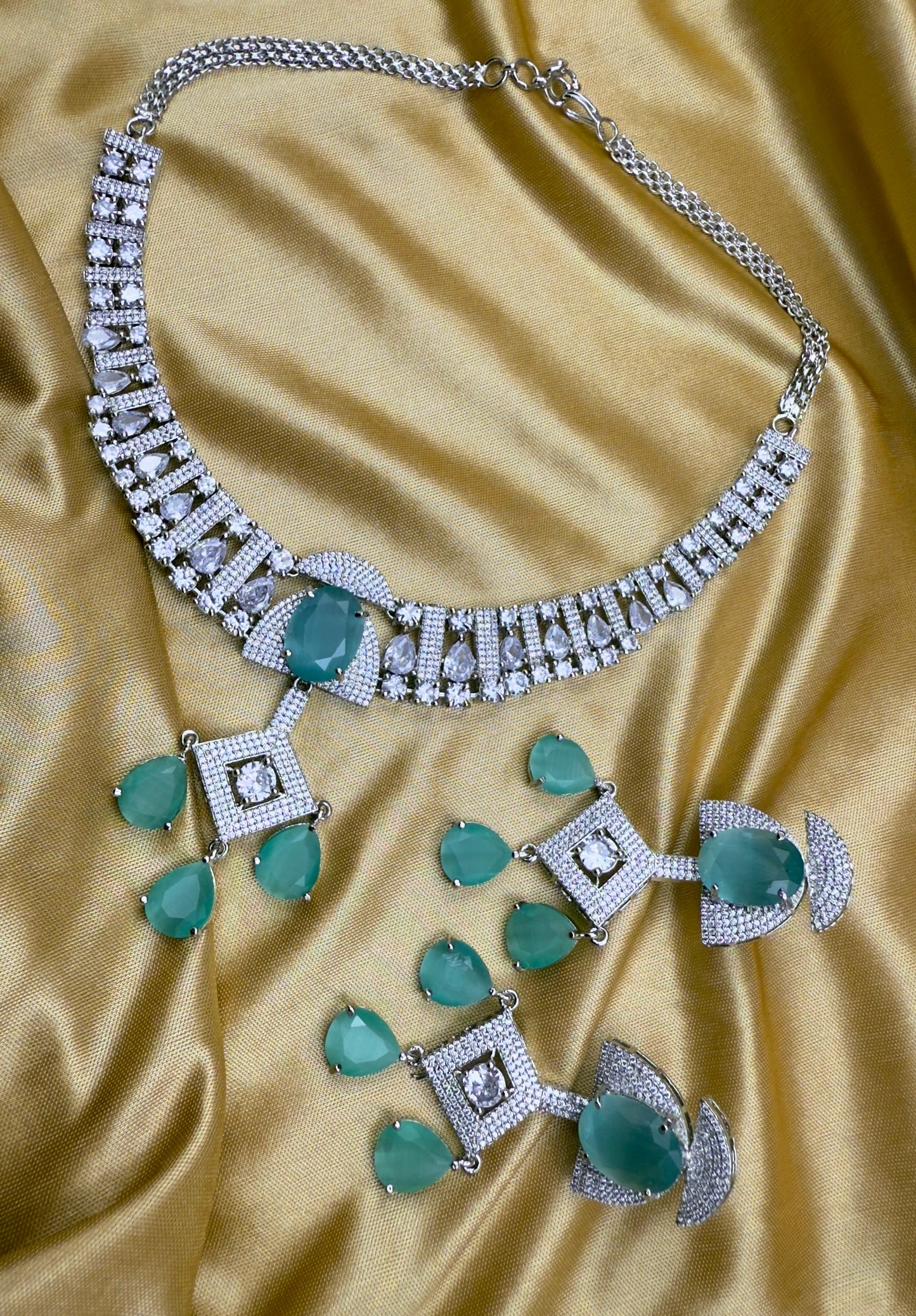 Mint Vogue Set