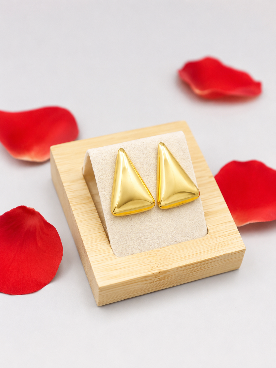 Tria Studs