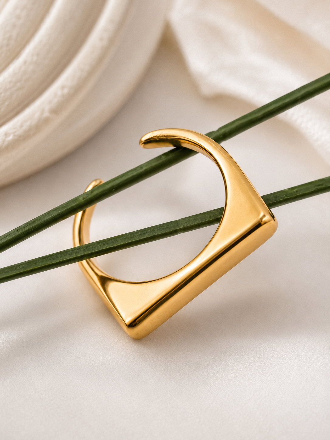 Nova Bar Ring