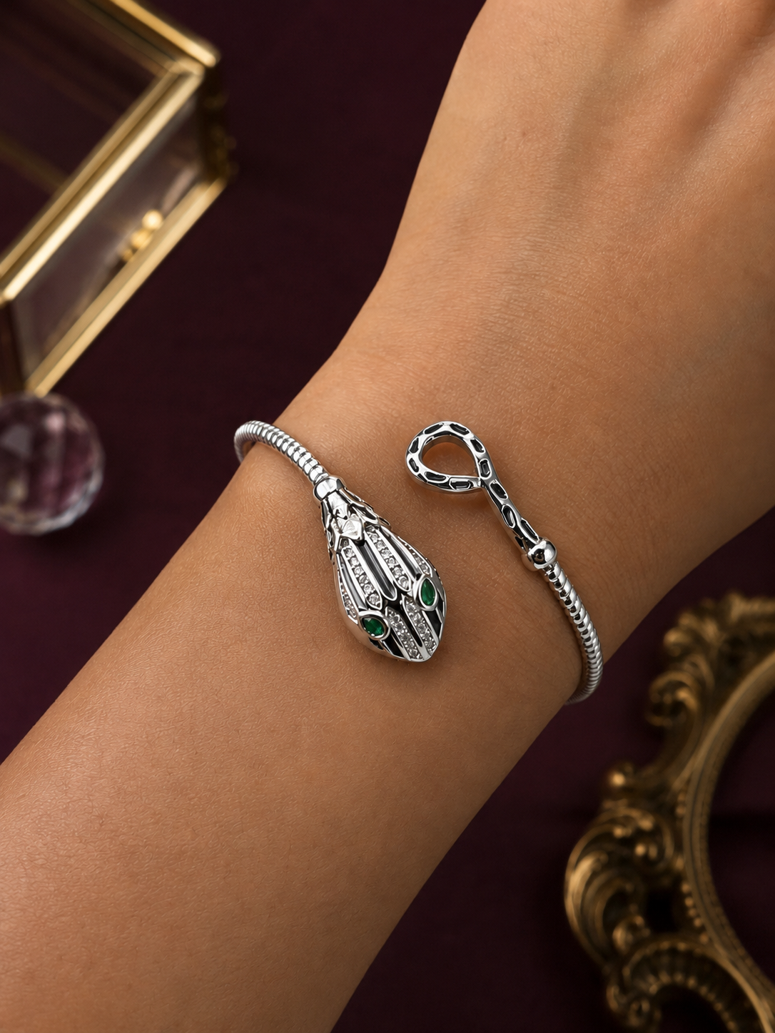 Dainty Serpentine Bracelet