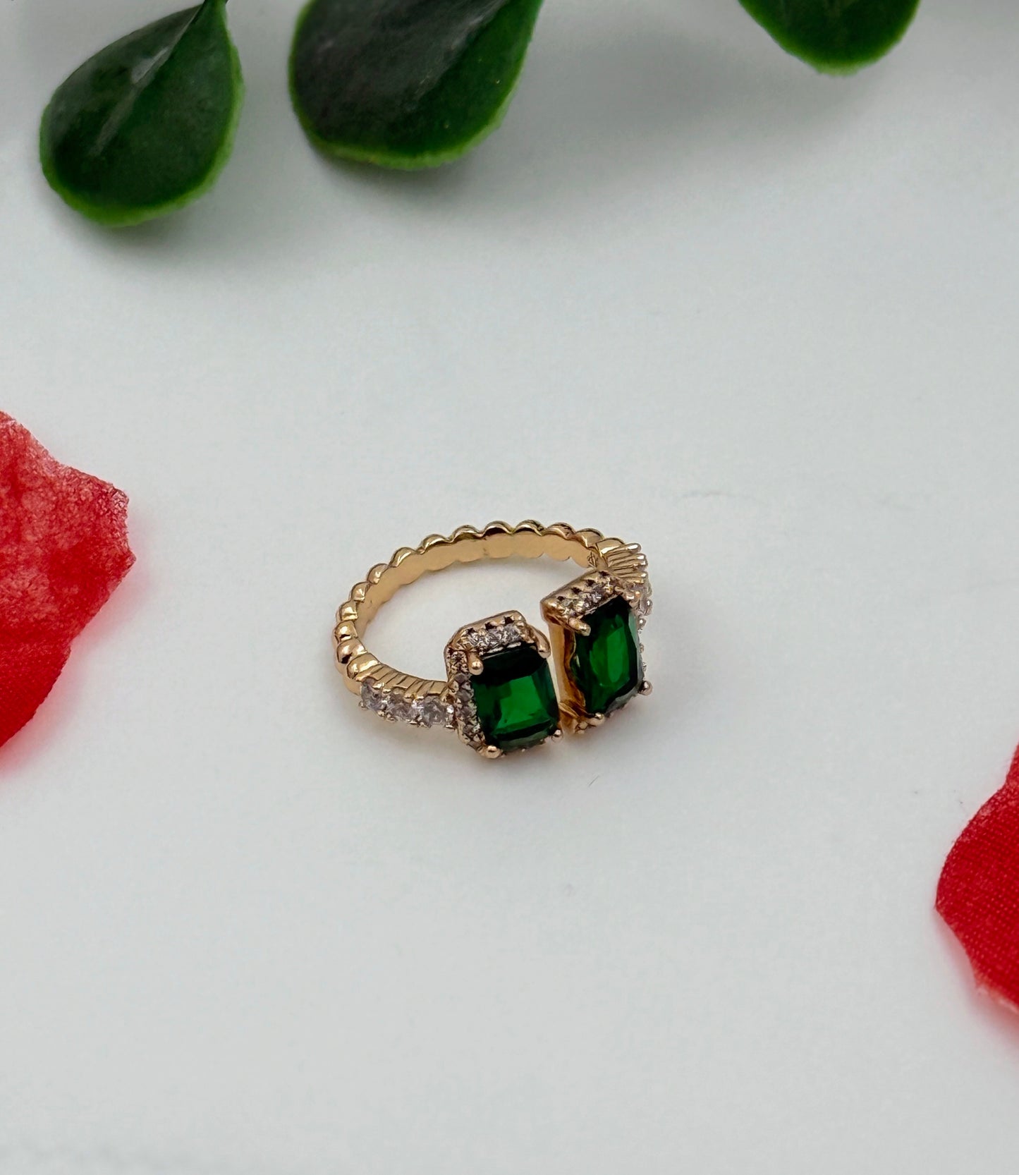 Elegant Emerald Ring
