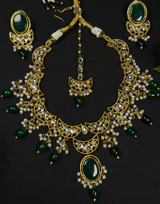 Enchanted Emerald Kundan Set