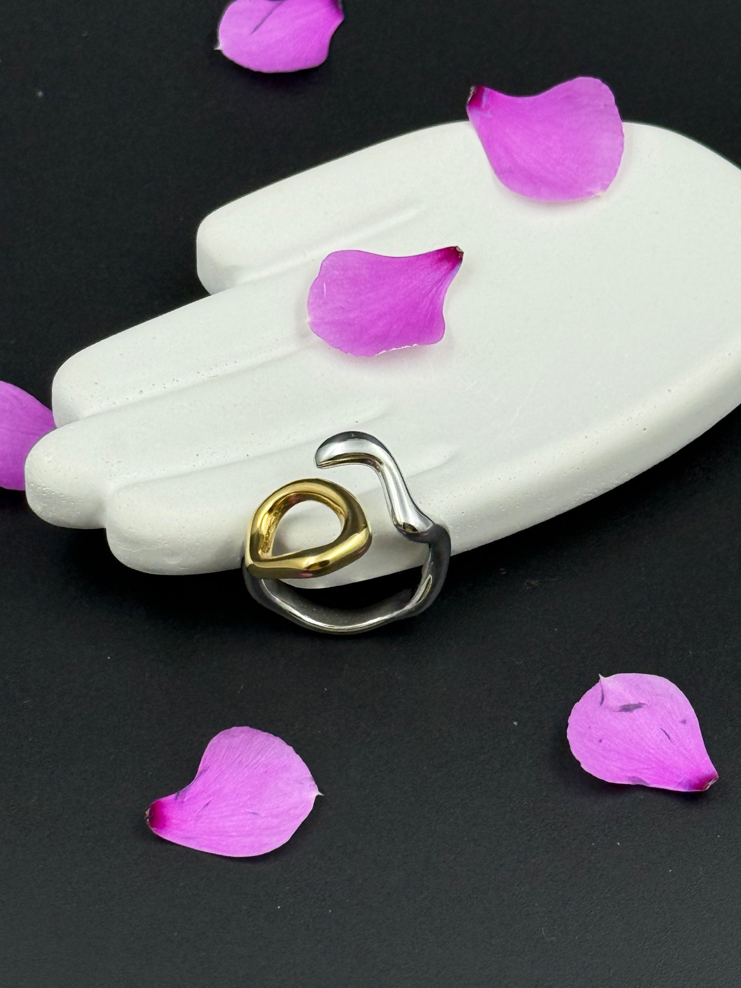 Exquisite Dual Toned Serpent Ring