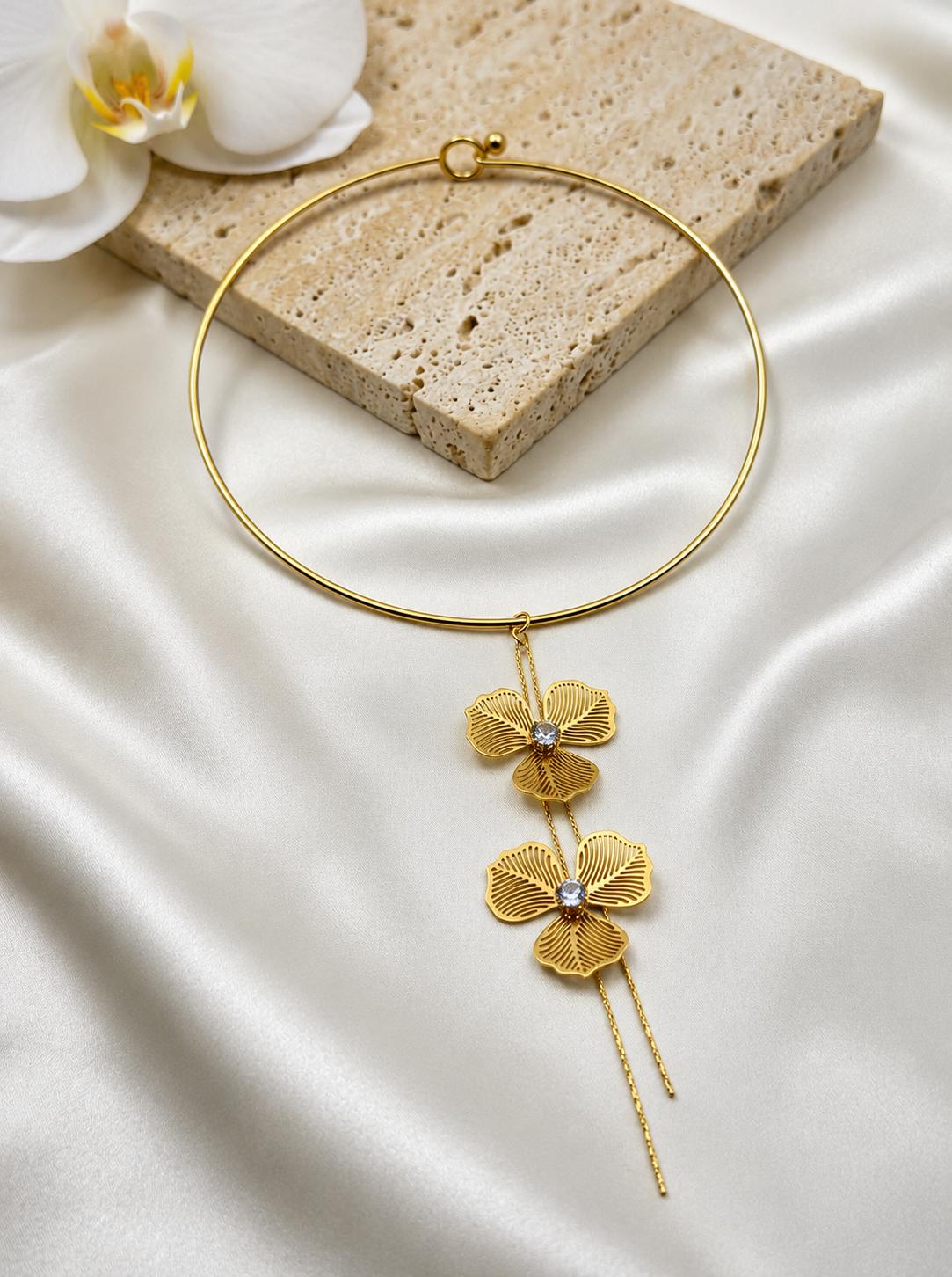 Floral Poise Collar Necklace