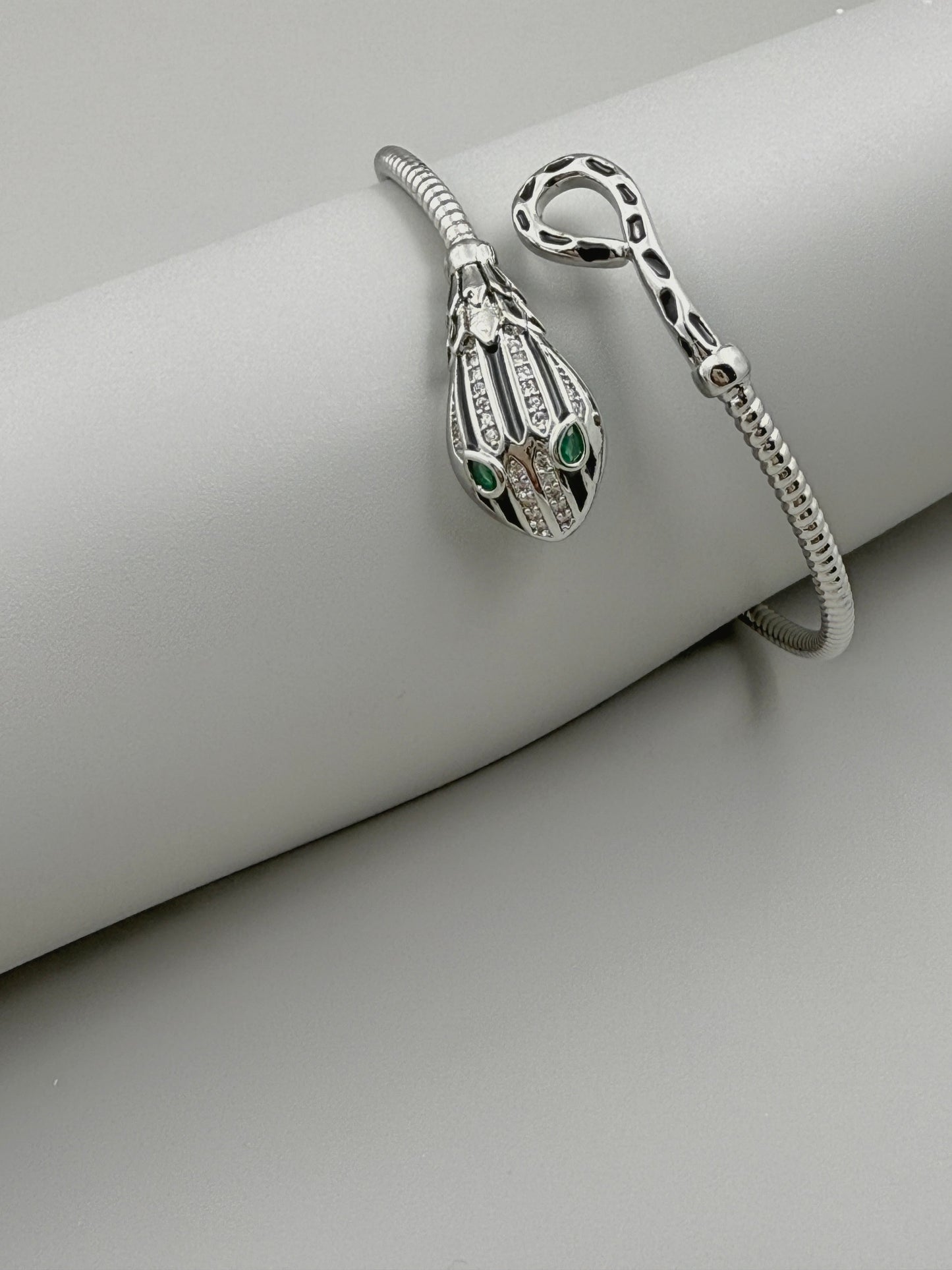 Dainty Serpentine Bracelet