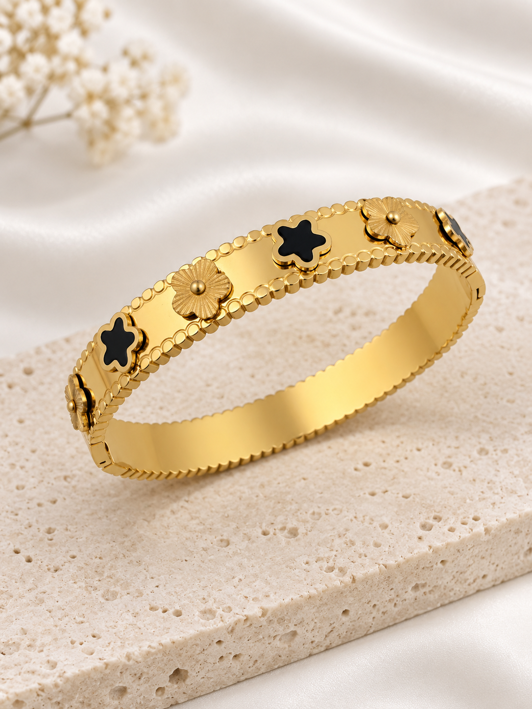 Noir Fleur Bangle Bracelet
