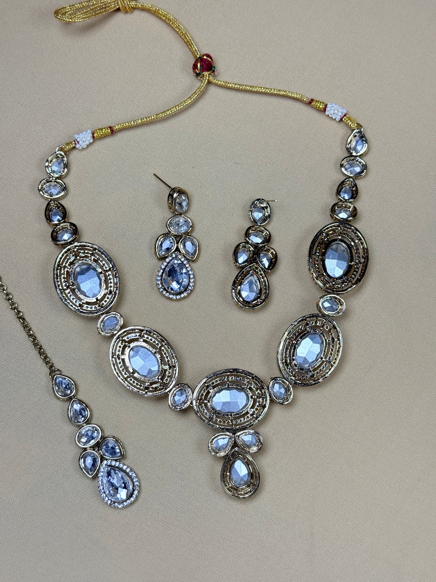 Dew Drops Kundan Set